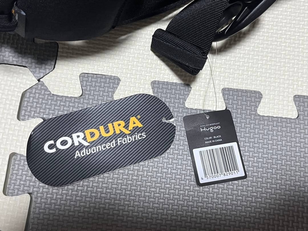 hugoo ブラック ヒップバッグ