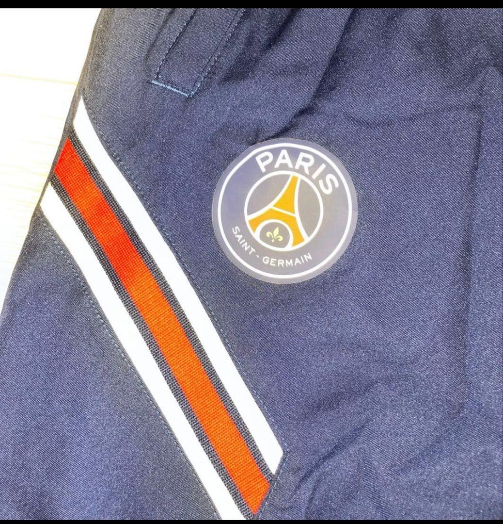 PSG（パリ・サンジェルマン） × Nike のウインドブレーカー　セット