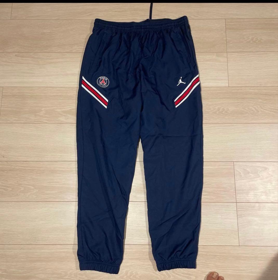 PSG（パリ・サンジェルマン） × Nike のウインドブレーカー　セット