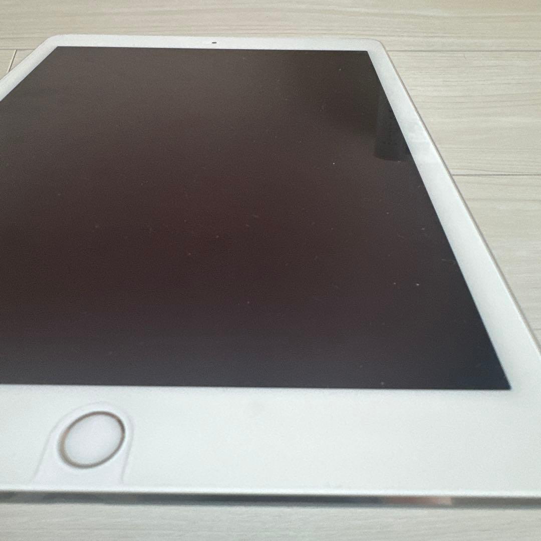 ipad air2 白　セルラー+wifi モデル