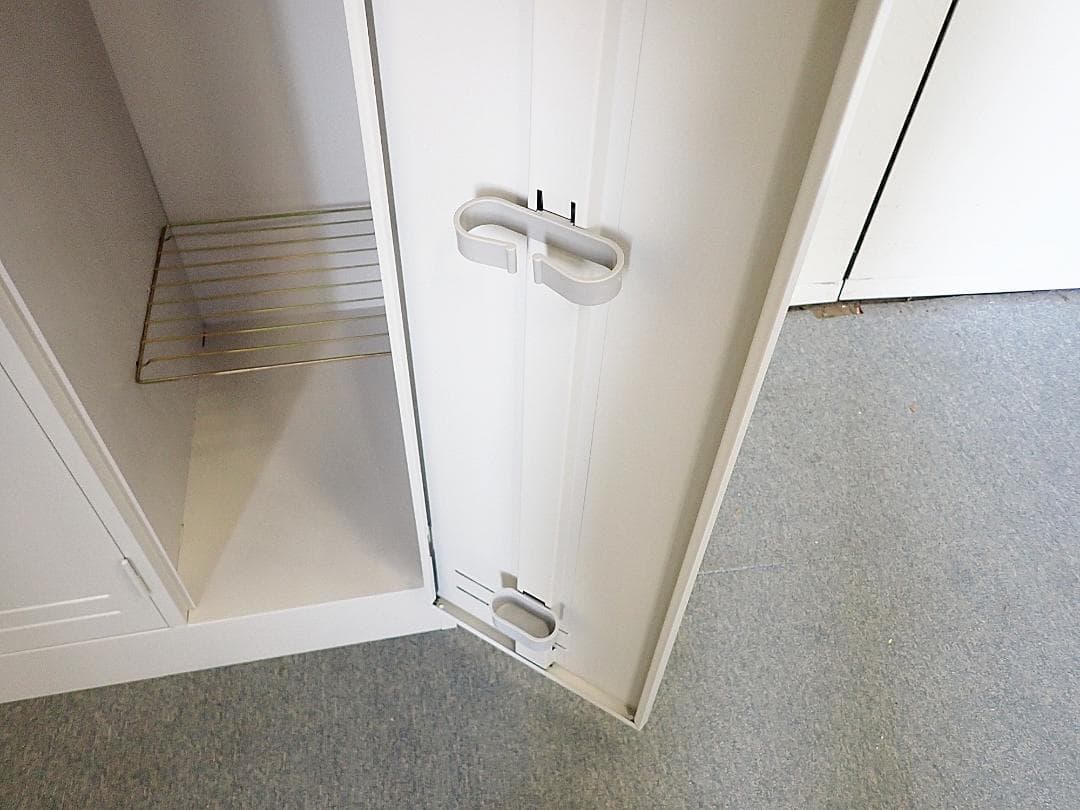 引取り限定　コクヨ　3人用ロッカー　53-0254-2