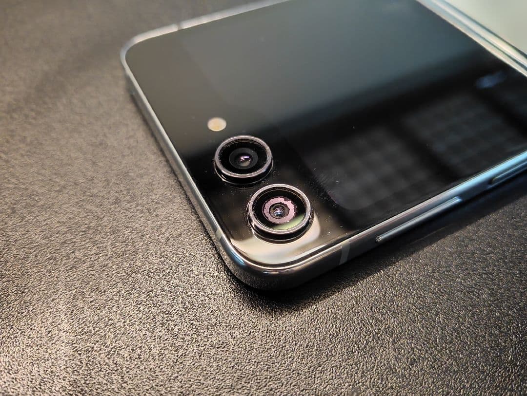 Galaxy Z Flip5 ミント 8/256gb simフリー au版