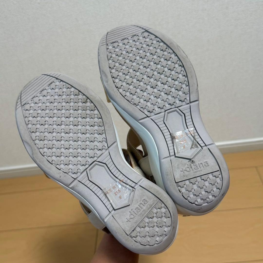 +diana プラスダイアナ　ハイウェッジ メタリックサンダル ゴールド