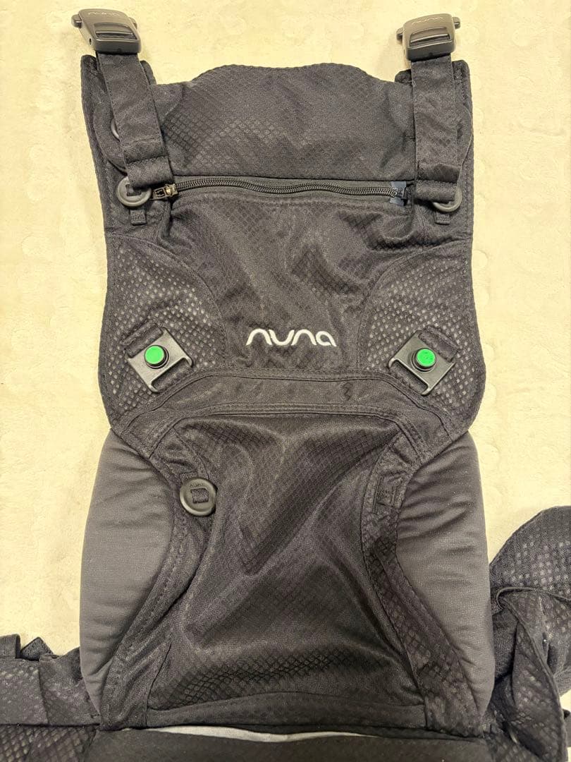 2025年購入ヌナ カドルクリック 抱っこ紐 BLACK ナイト