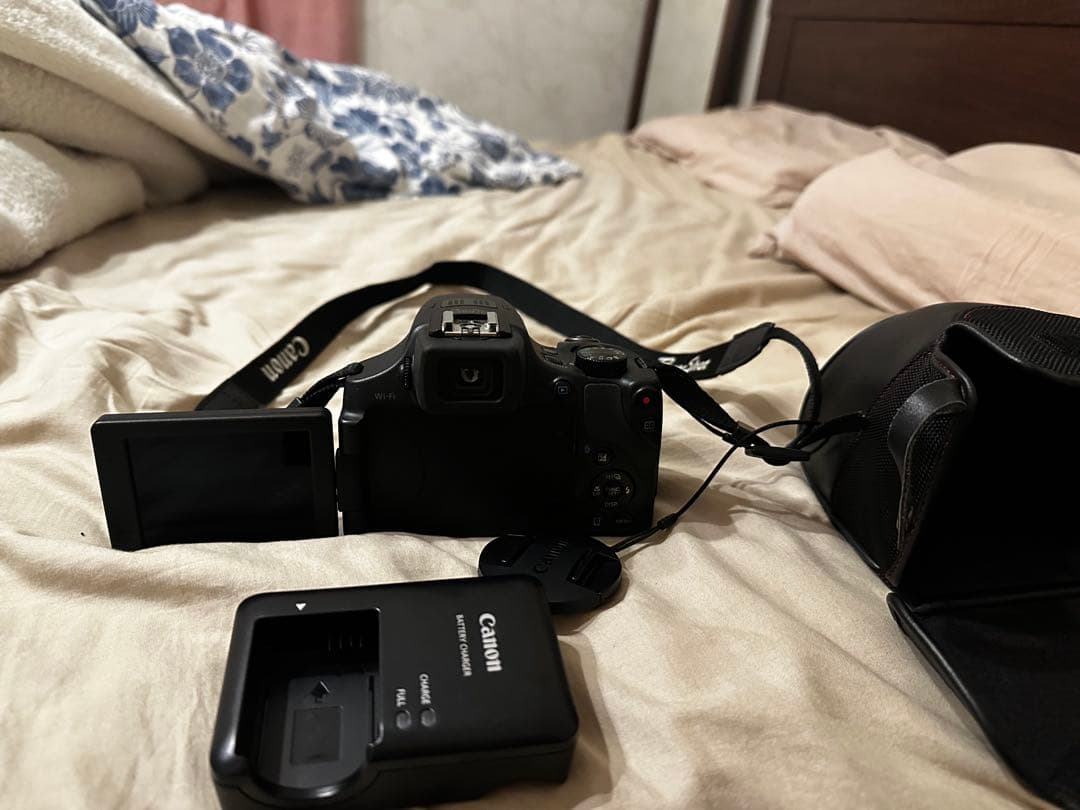 Canon デジタルカメラ 可動式液晶 本体と付属品