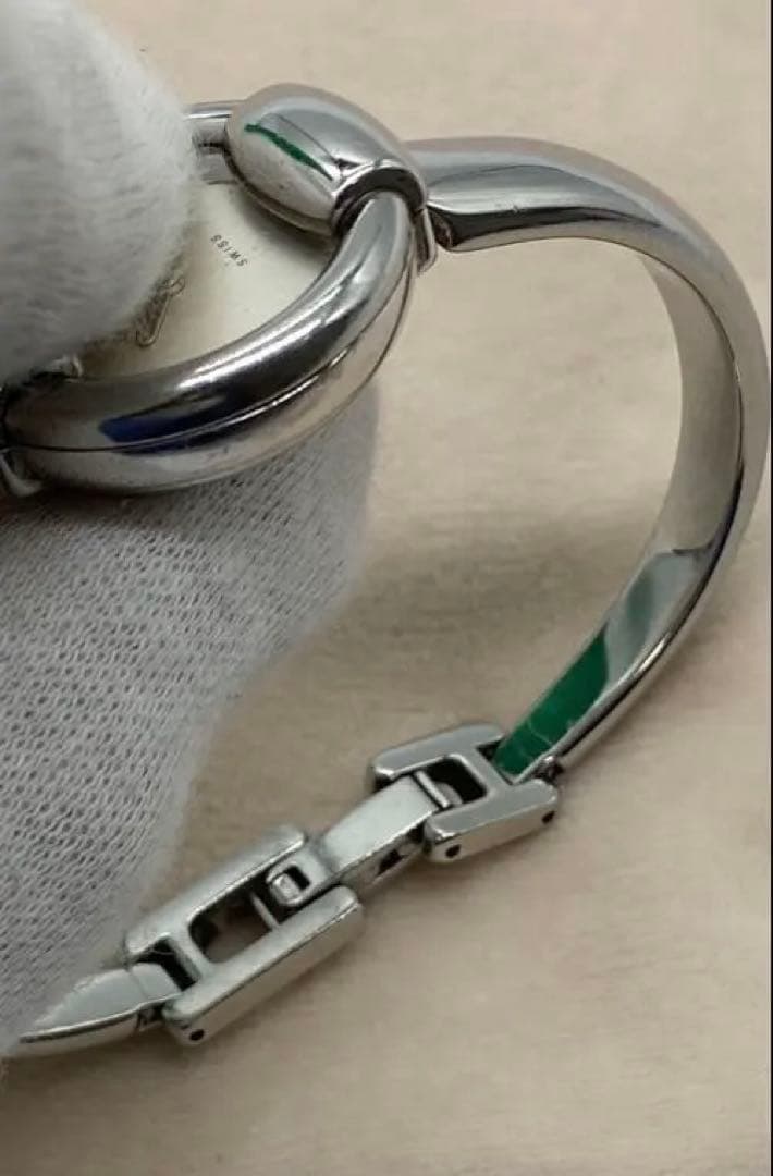 GUCCI グッチ 腕時計 1400L バングルウォッチ シルバー クォーツ