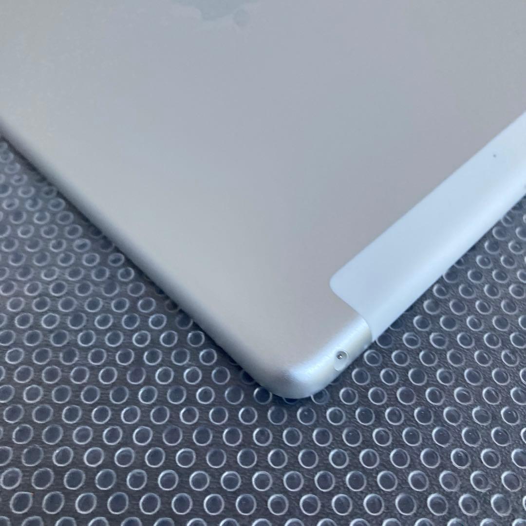 3192 極美品新品級☆電池新品☆iPad6 第6世代 32GB SIMフリー☆