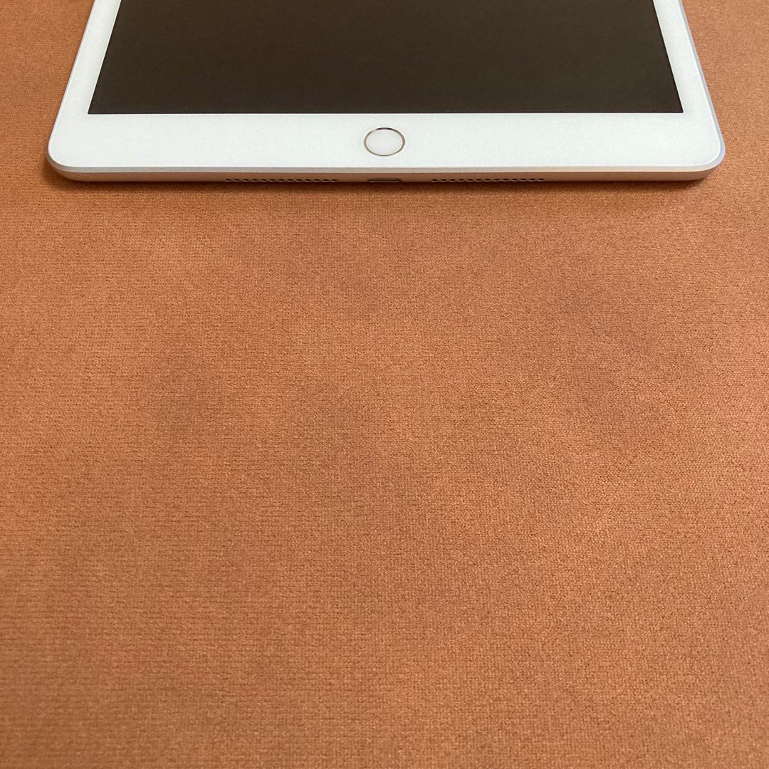 534 外観美品☆電池良好☆iPad8 第8世代 32GB SIMフリー☆
