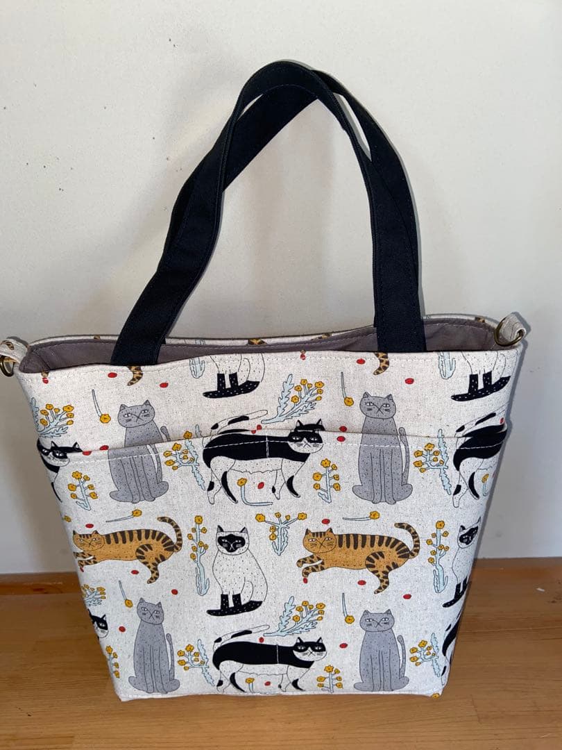 トートバッグ　猫柄　リリー