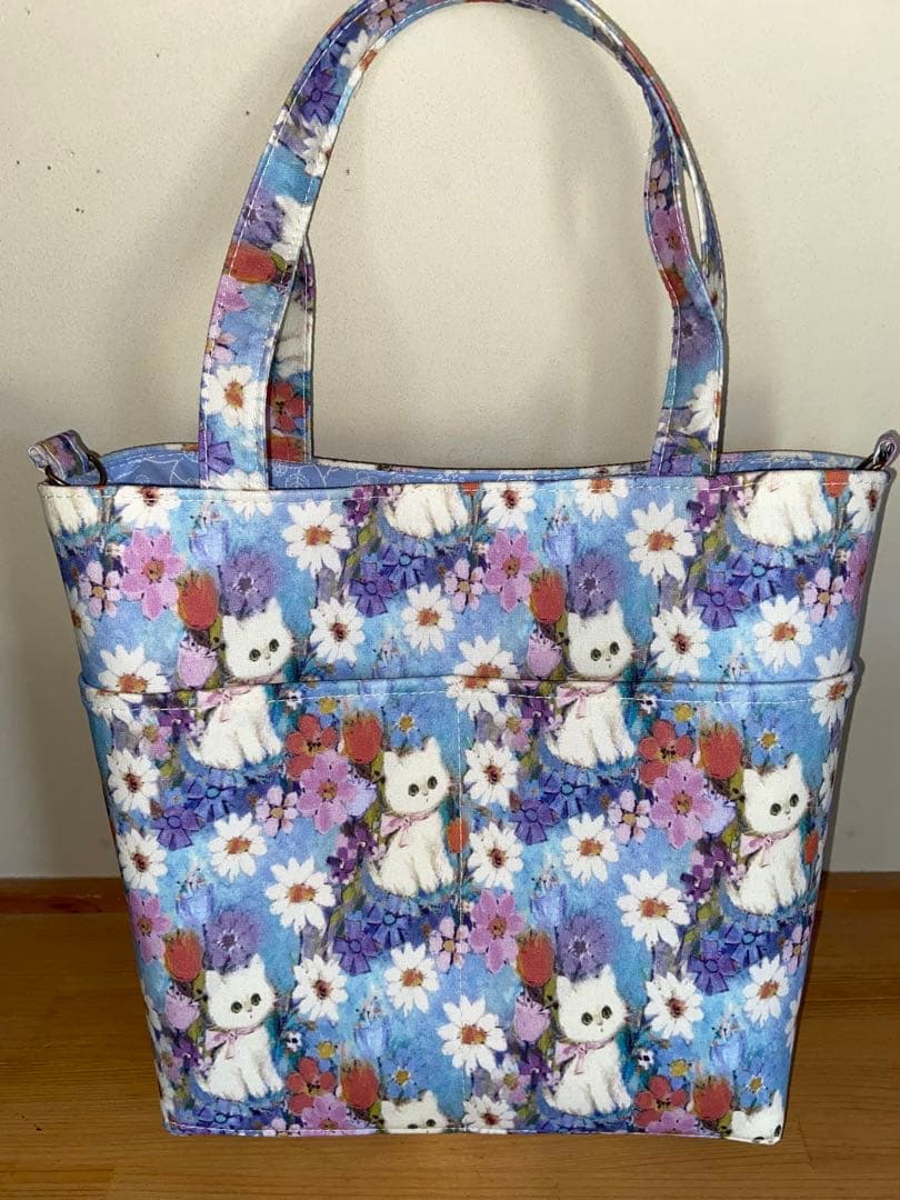 トートバッグ　猫柄　リリー