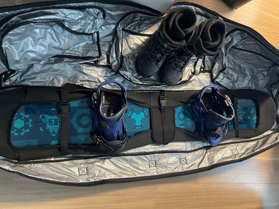 スノーボードセット（ボード・バインディング・ブーツ・カバン・ボードカーバー）