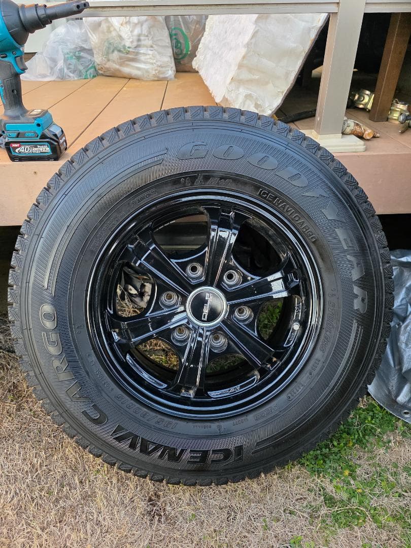 coco 195/80R15 スタッドレス＆ホイールセット　ハイエース