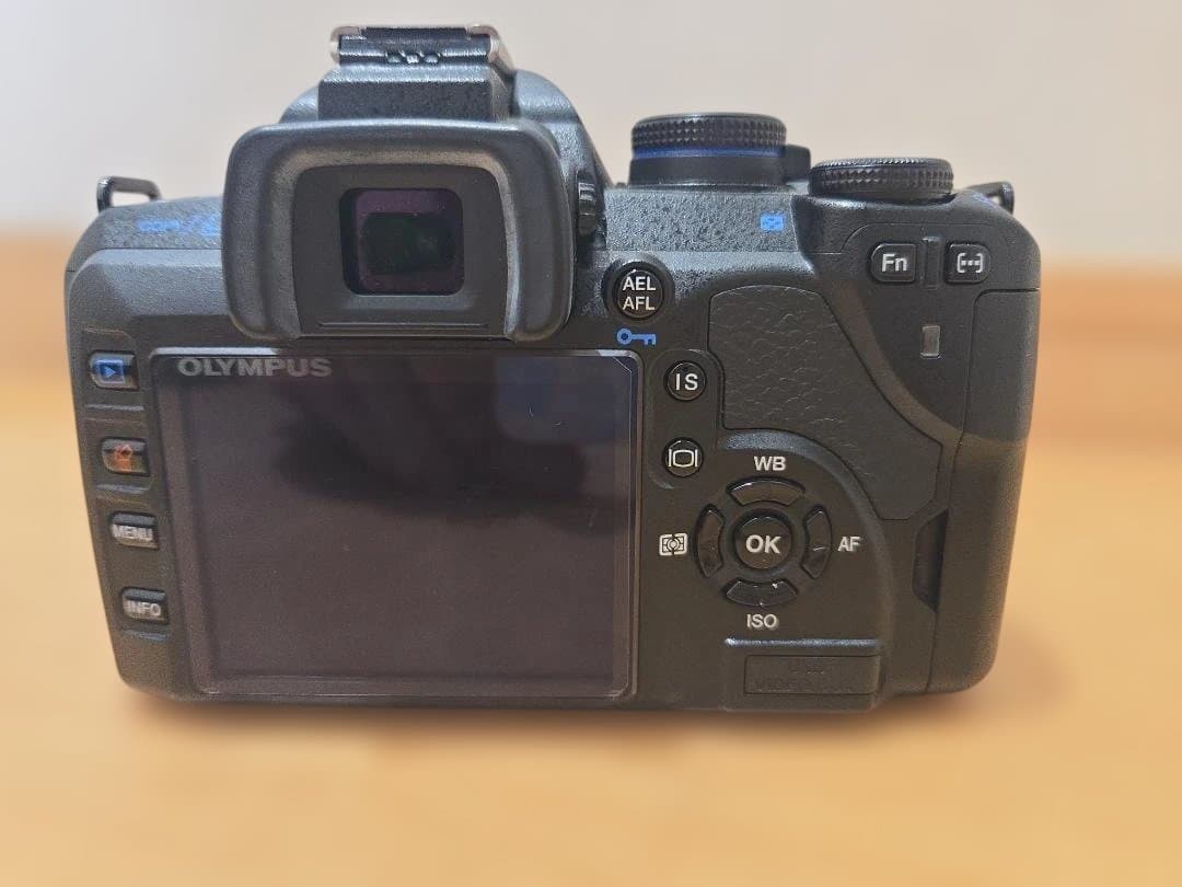 オリンパス E-520 Zuiko40-150mmデジタル一眼（付属品多数）