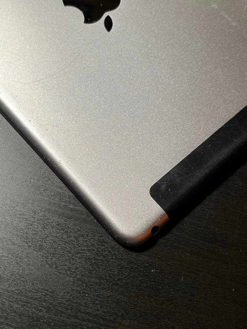 iPad mini 4 128GB Cellular+WiFi スペースグレイ