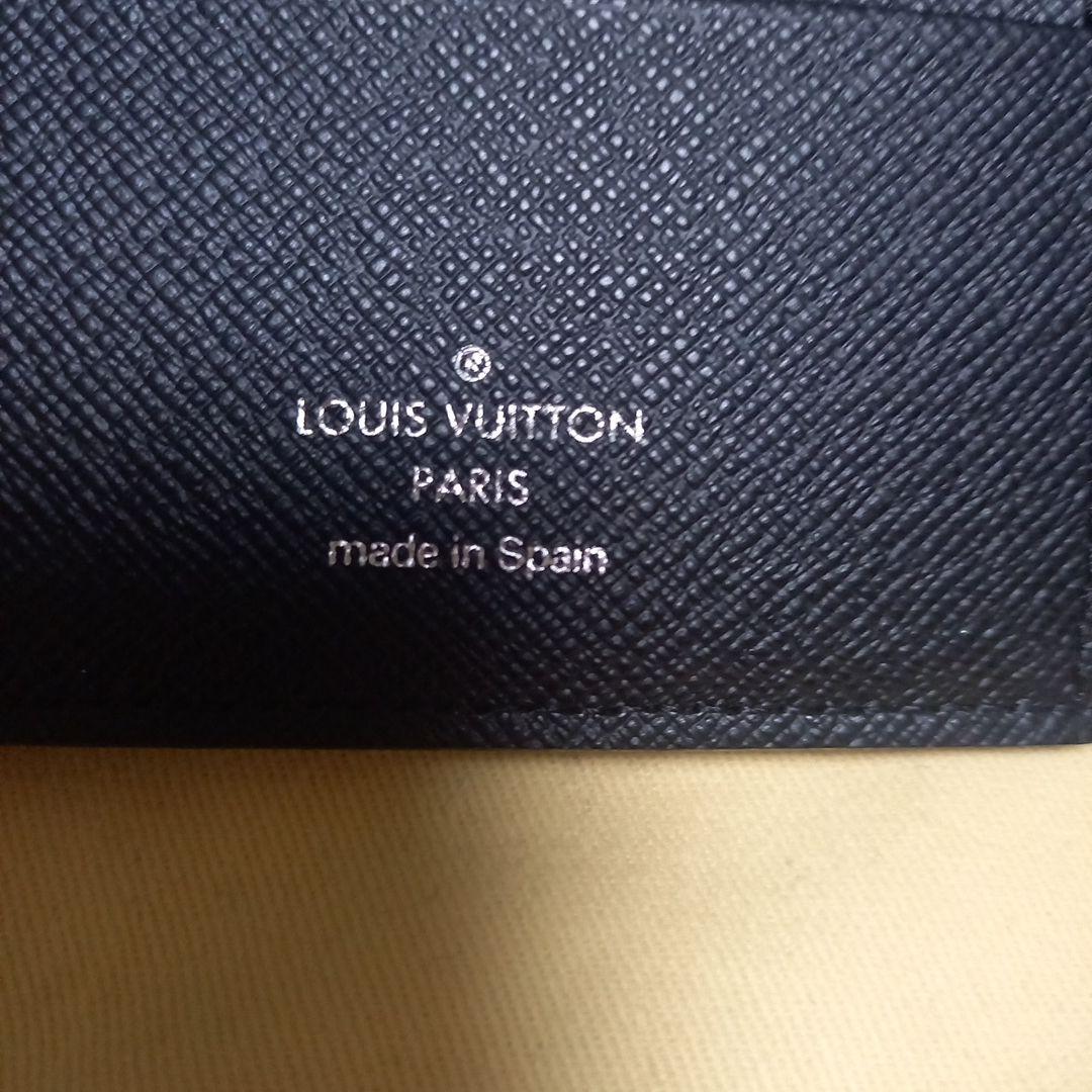 パスポートケース　Louis Vuitton