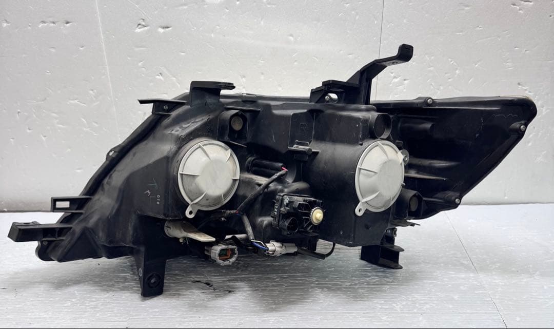 C25 セレナ☆後期純正HIDヘッドライト☆