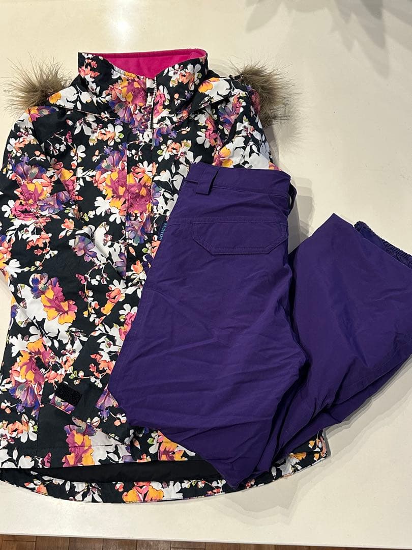 バートン　キッズ　ウエア上下セット140 、グローブＭ、ニット帽