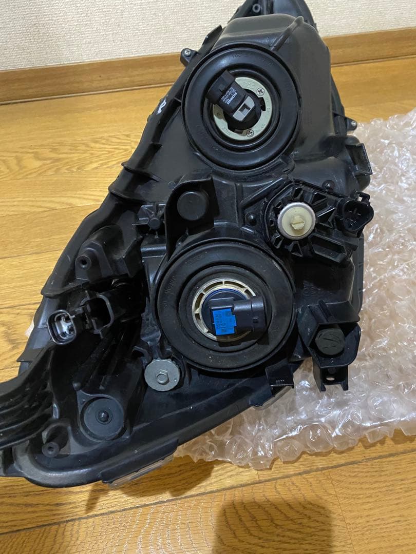 NHP10 アクア 前期 ハロゲン ヘッドライト 左側