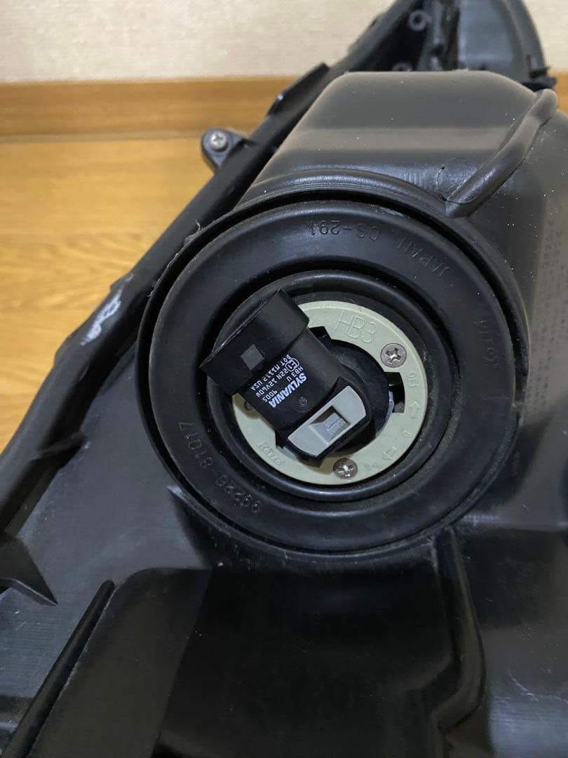 NHP10 アクア 前期 ハロゲン ヘッドライト 左側