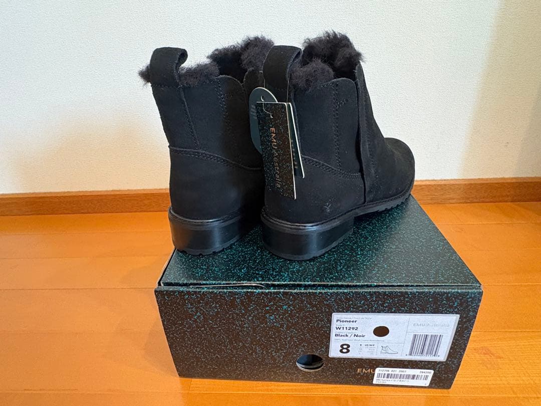 EMU Australia Pioneer ブラック 8