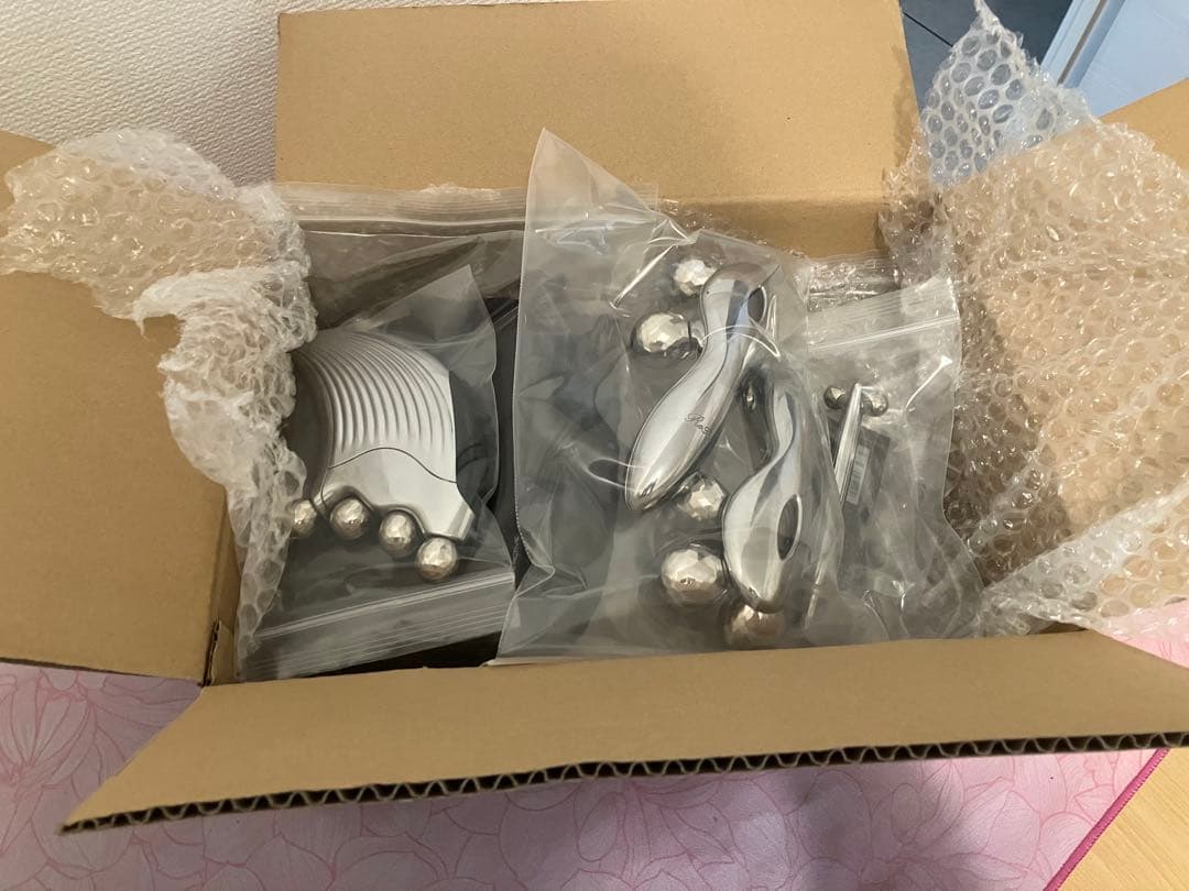 投売り　ReFa 美顔ローラーセットとリンクルクリーム　ケース　まとめ売りセット