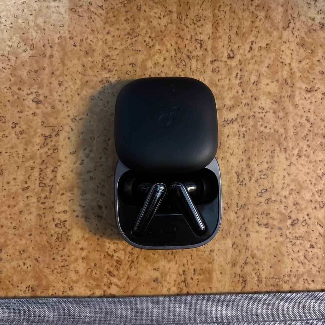 イヤホン Anker Liberty 5