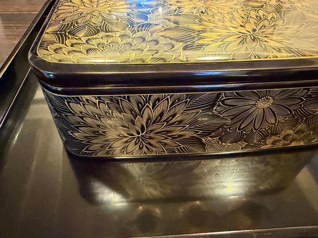 輪島塗　菊沈金彫詰 菓子器 共箱付き