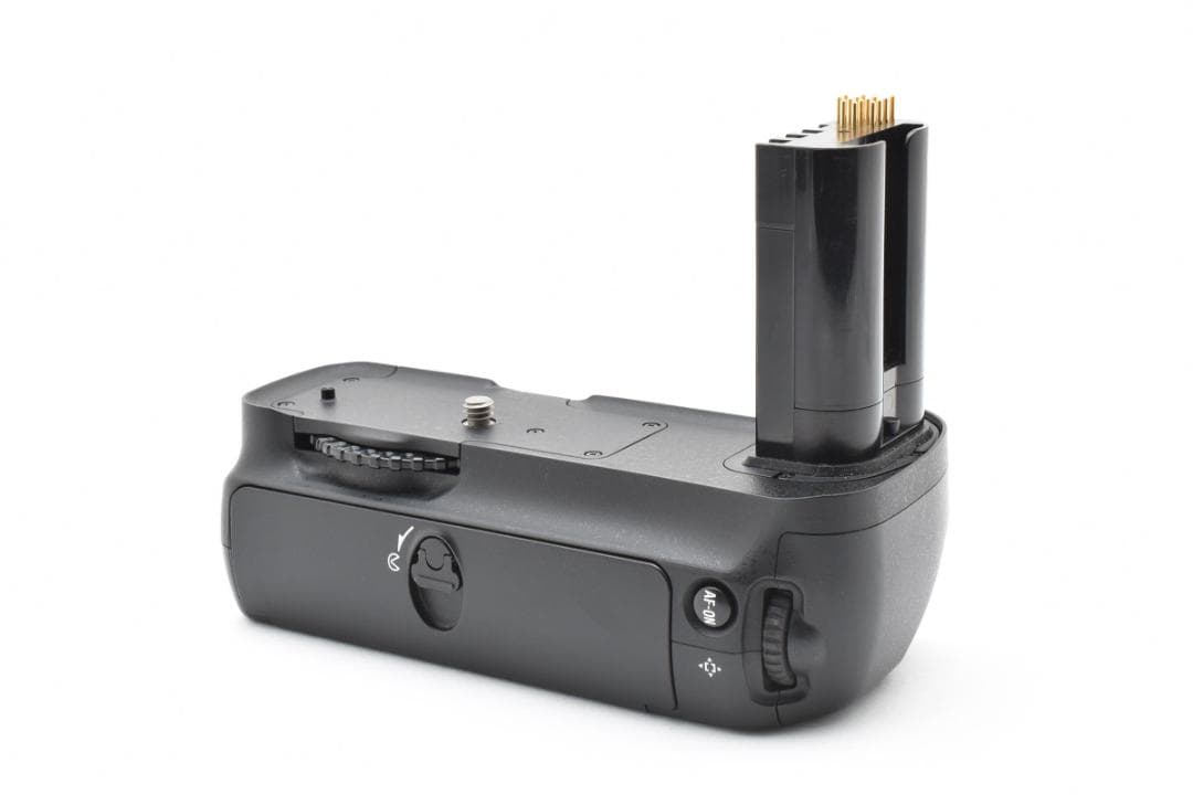 Nikon D200用バッテリーグリップ　MB-200　A008