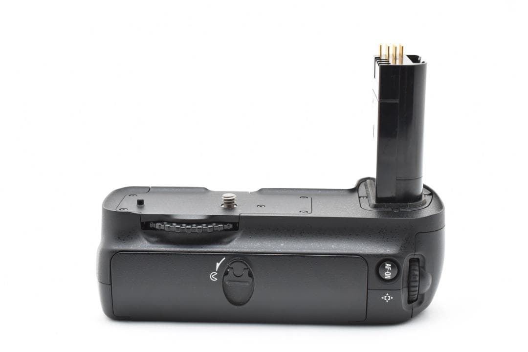 Nikon D200用バッテリーグリップ　MB-200　A008