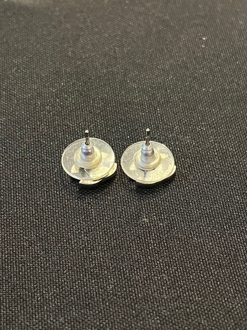 CHANEL ロゴデザイン ピアス
