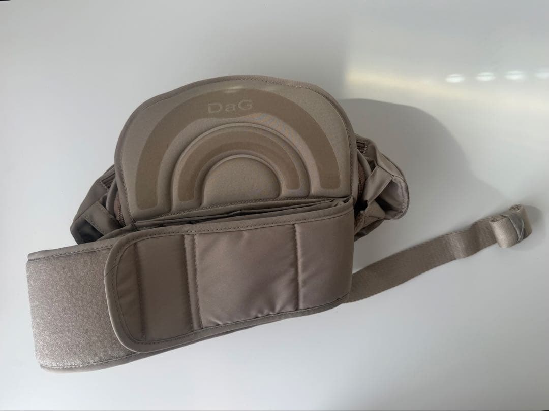 【未使用】ヒップシート ショルダー dag3 テラス　抱っこ紐 ベージュ