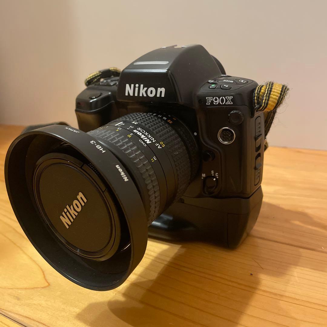 Nikon F90X レンズAF NIKKOR MF-26 MB-10付き