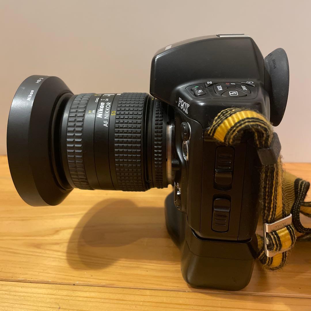 Nikon F90X レンズAF NIKKOR MF-26 MB-10付き