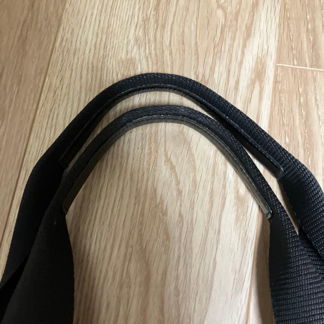 プラダ　ナイロントートバッグ