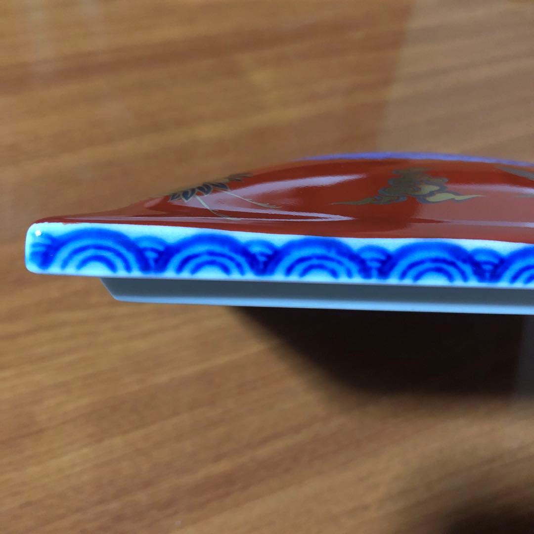 深川製磁 染錦手波鶴紋 三段重 重箱 お正月 鶴 蓋物 金彩 おせち料理