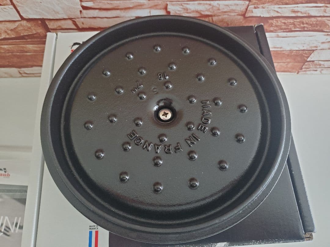 【正規品シリアルナンバー付】staubピコ・ココットラウンドストウブ