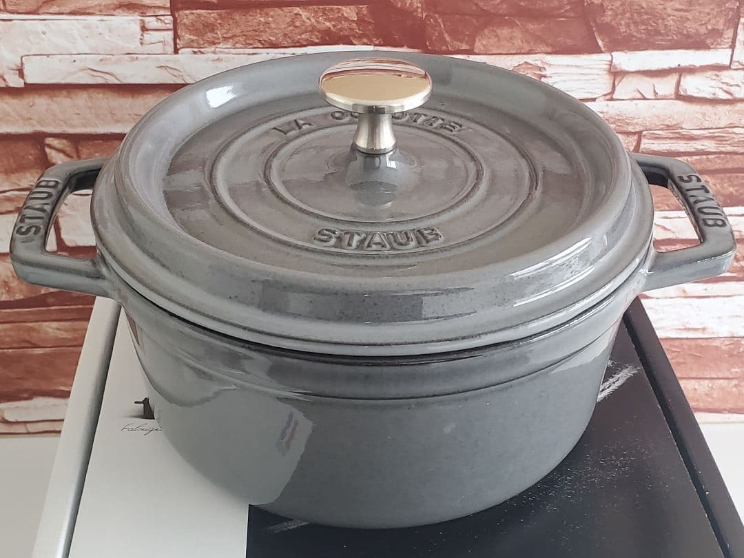 【正規品シリアルナンバー付】staubピコ・ココットラウンドストウブ