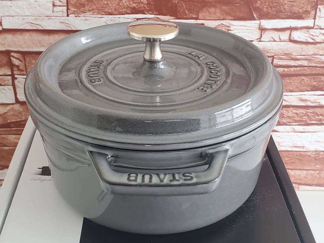 【正規品シリアルナンバー付】staubピコ・ココットラウンドストウブ