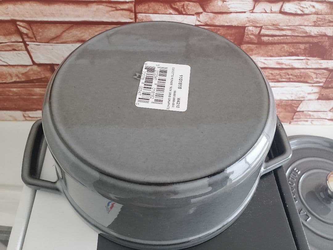 【正規品シリアルナンバー付】staubピコ・ココットラウンドストウブ