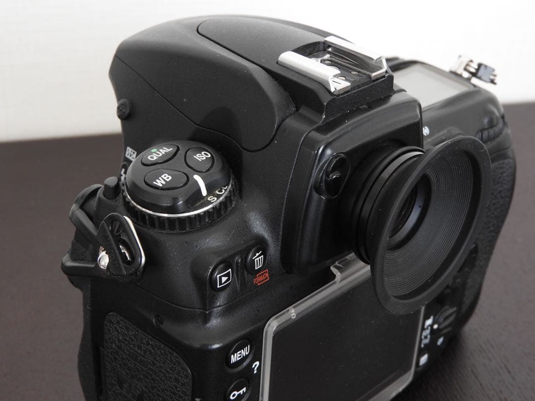 Nikon D700 ニコン デジタル一眼レフカメラ MB-D10 縦グリップ付