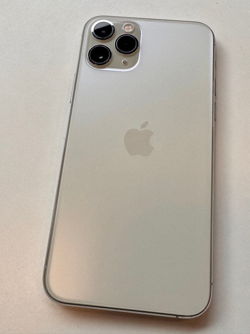 Apple iPhone 11 Pro 256GBシルバー バッテリー100%