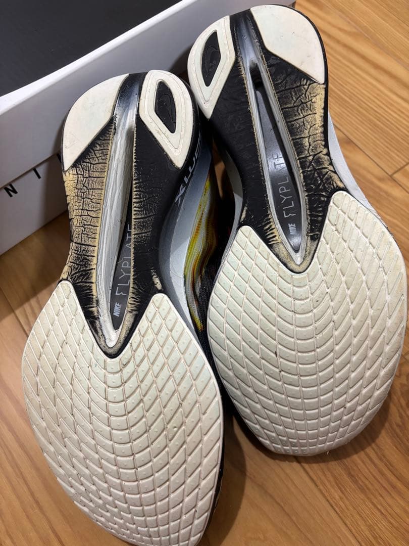 ZOOMX VAPORFLY4 PRM 26.0 売り切り価格値下げ不可