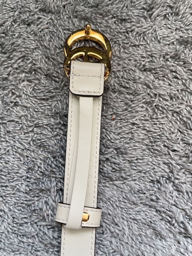美品 GUCCI グッチ アイボリー レザーベルト ダブルGロゴ 細ベルト 白