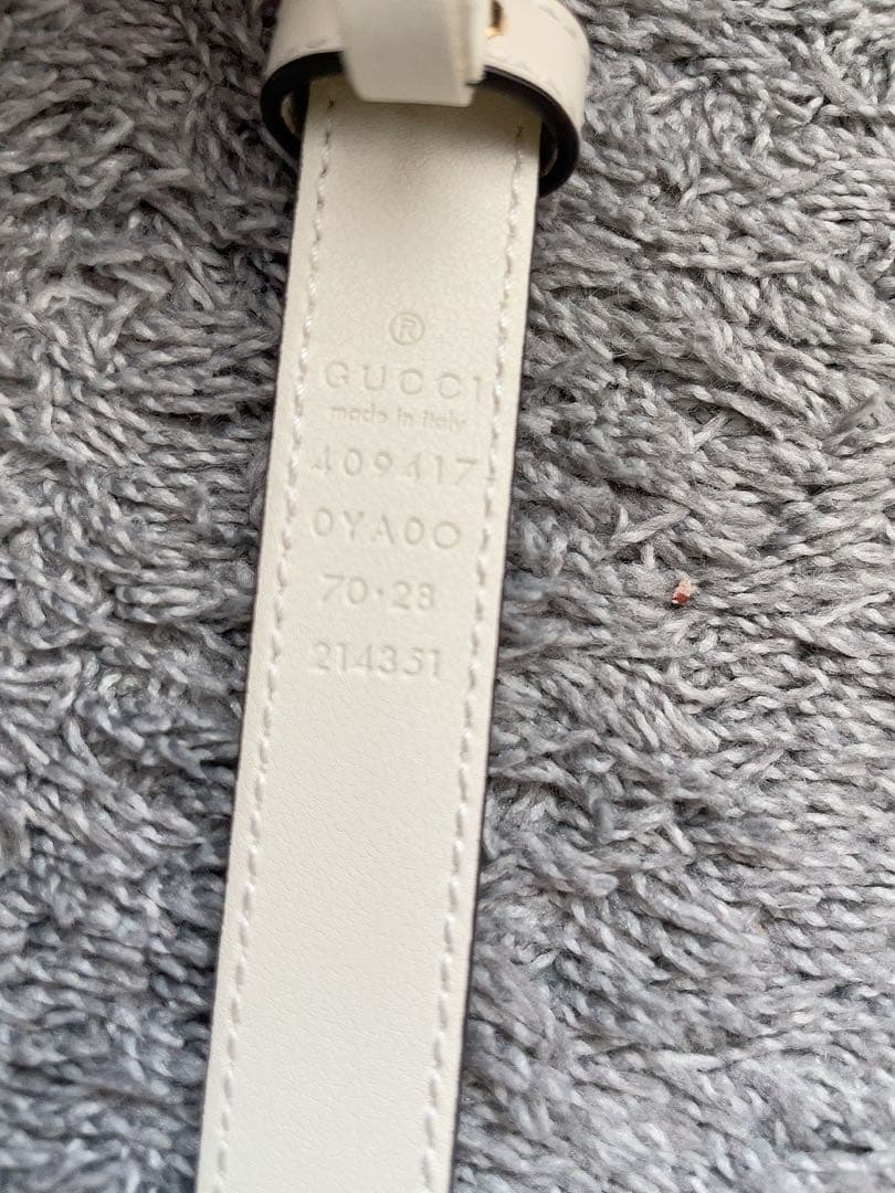 美品 GUCCI グッチ アイボリー レザーベルト ダブルGロゴ 細ベルト 白