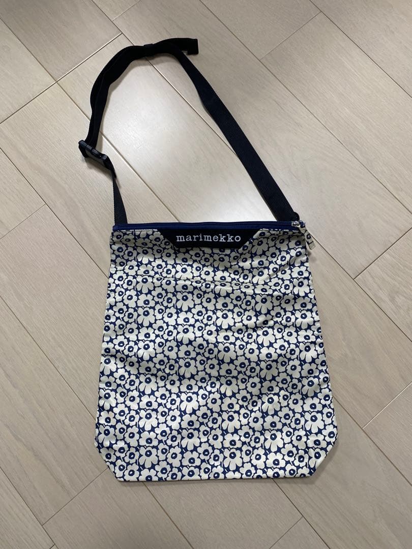 Marimekko マリメッコ ウニッコ ナイロン M ショルダーバッグ