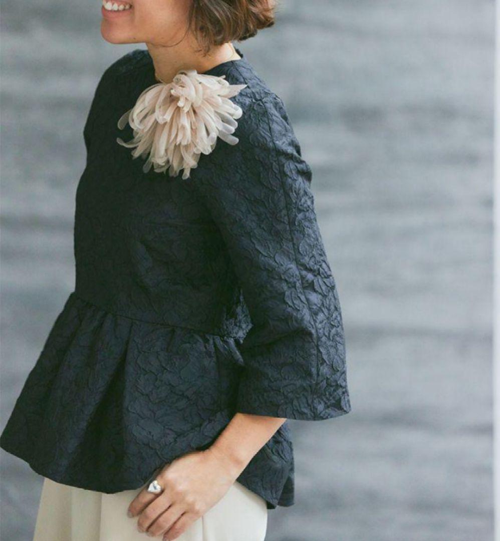 VERMEIL par iena シルクオーガンジーコサージュ グレー 大草直子