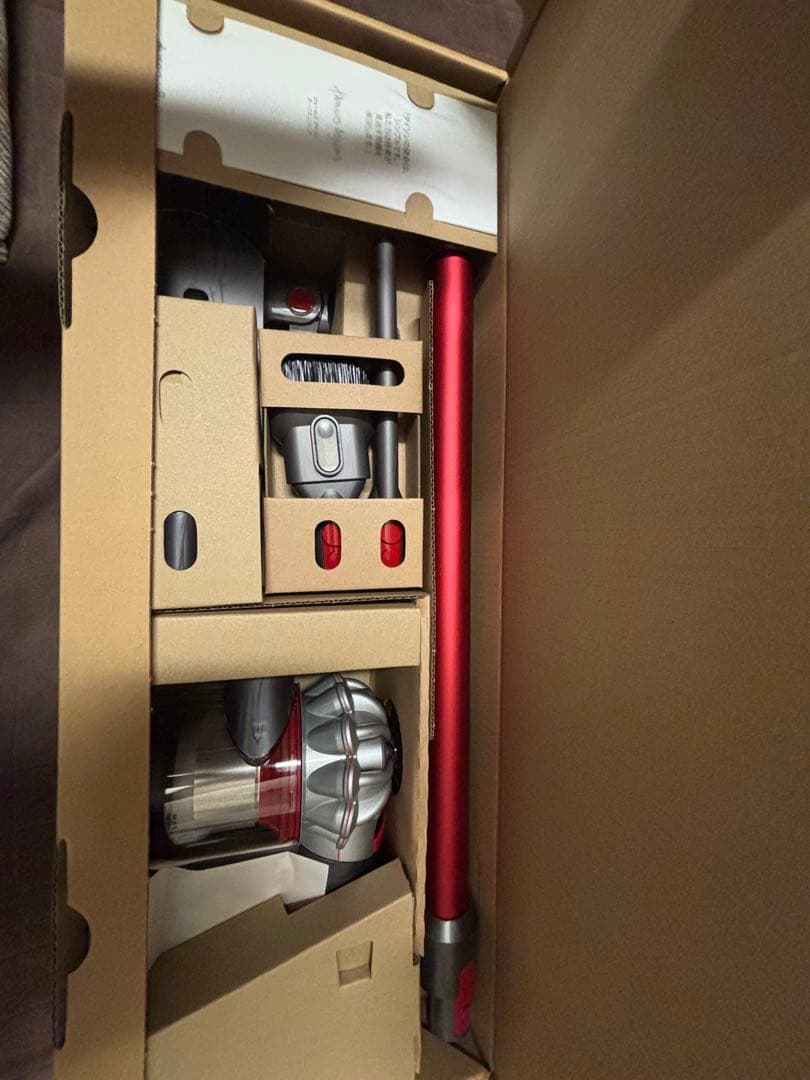 新品未使用 V8 スティッククリーナー レッド/シルバー