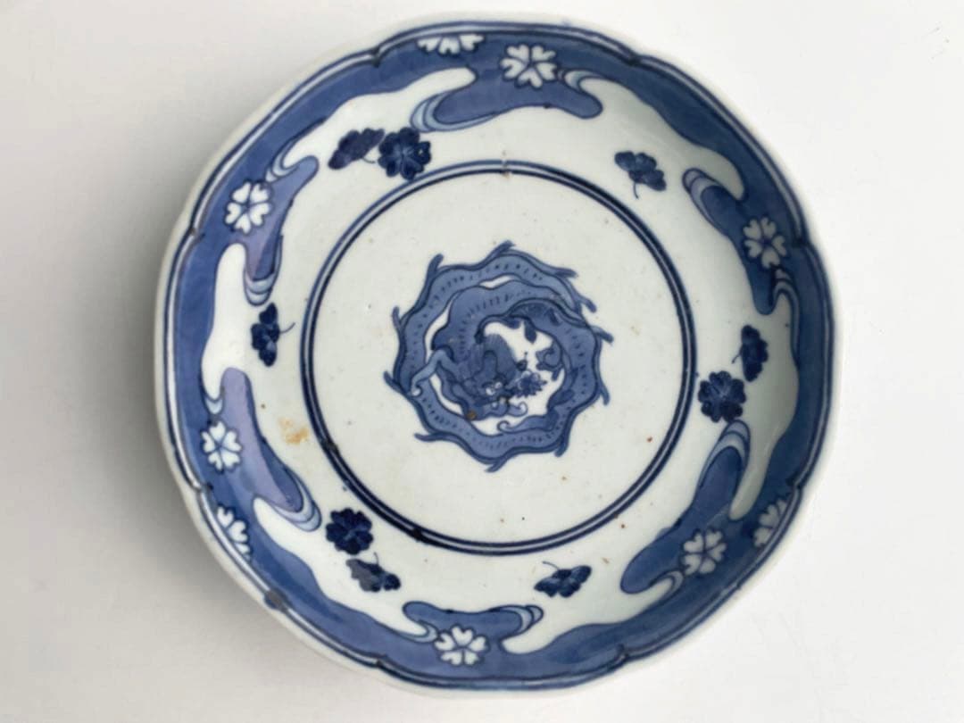 骨董　アンティーク　古伊万里　染付　流水桜　団龍文様　六寸皿　丸皿　輪花皿