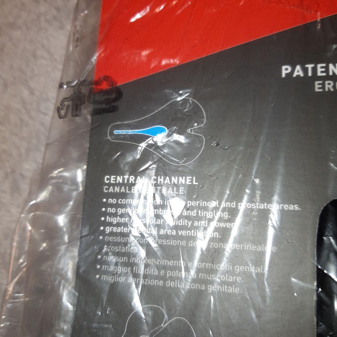 【最安値・未開封品】SELLE SMPサドルTRK MEDIUM GELブラック