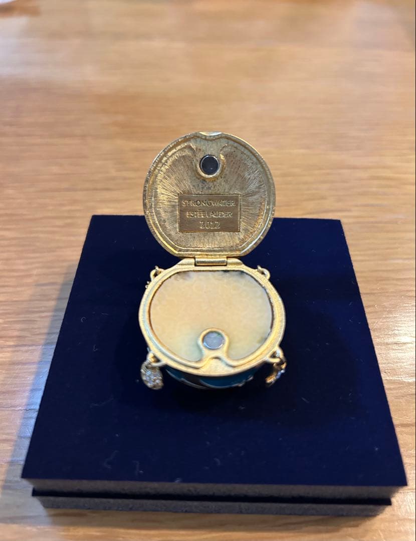 h*u様 ESTEE LAUDER 練り香水